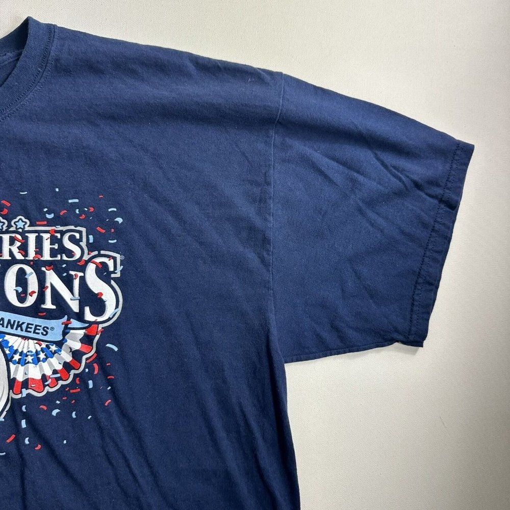 New York Yankees 2009 World Series Champions Graphic T Shirt Mens Size 2XL Blue - Picture 4 of 10